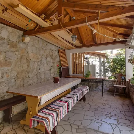 Apartment Prica 2 *